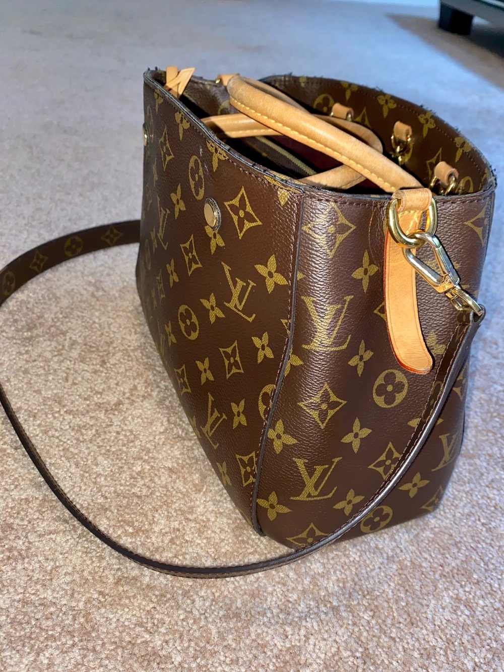 Louis Vuitton | Monogram Montaigne MM Handbag w LV Strap, Lock & Key & Dust Bag - Picture 8 of 16
